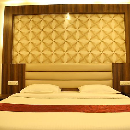 Hotel Shivananda Хоспет Экстерьер фото
