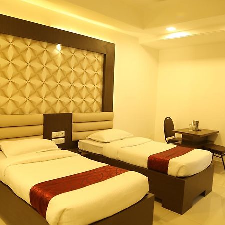 Hotel Shivananda Хоспет Экстерьер фото