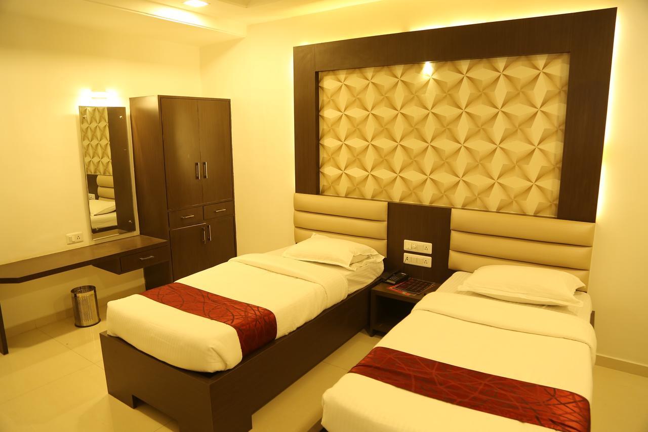 Hotel Shivananda Хоспет Экстерьер фото
