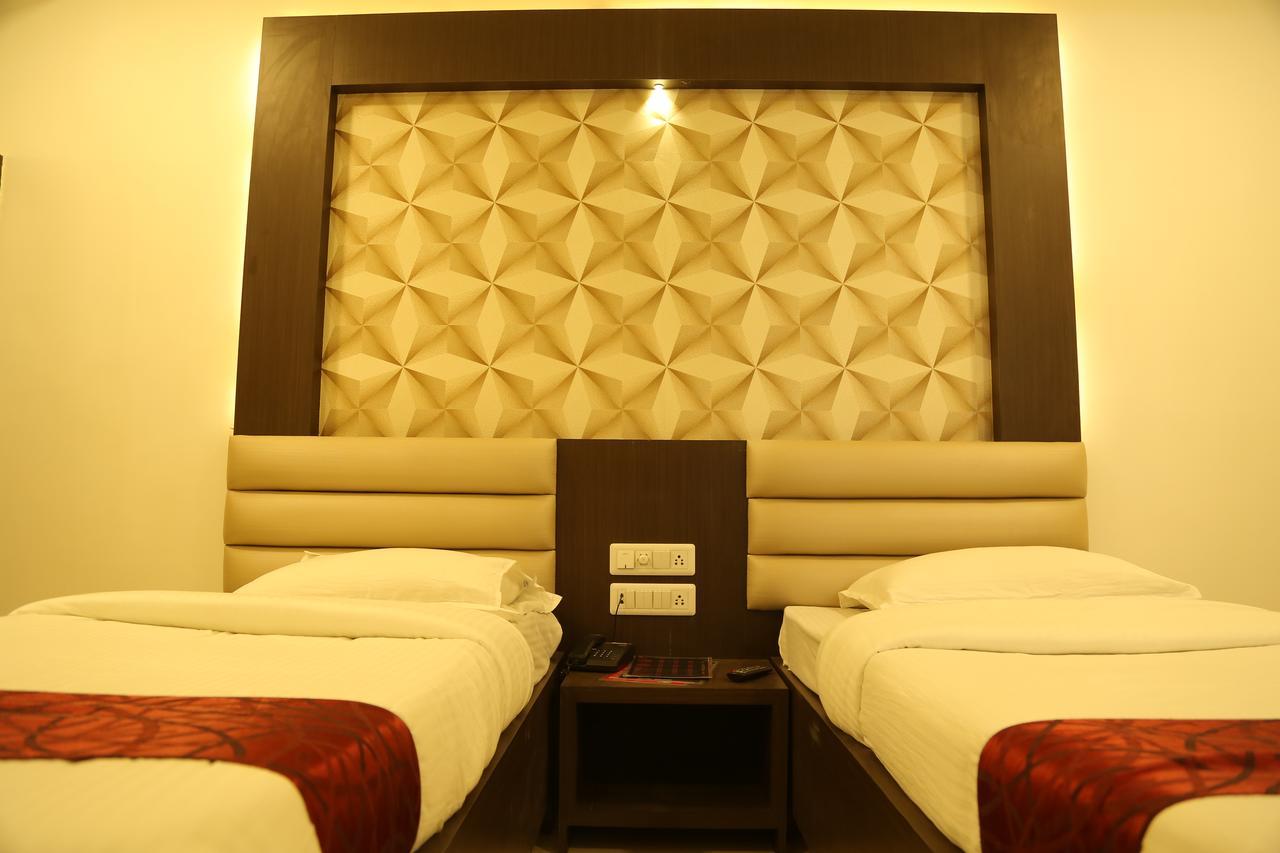 Hotel Shivananda Хоспет Экстерьер фото